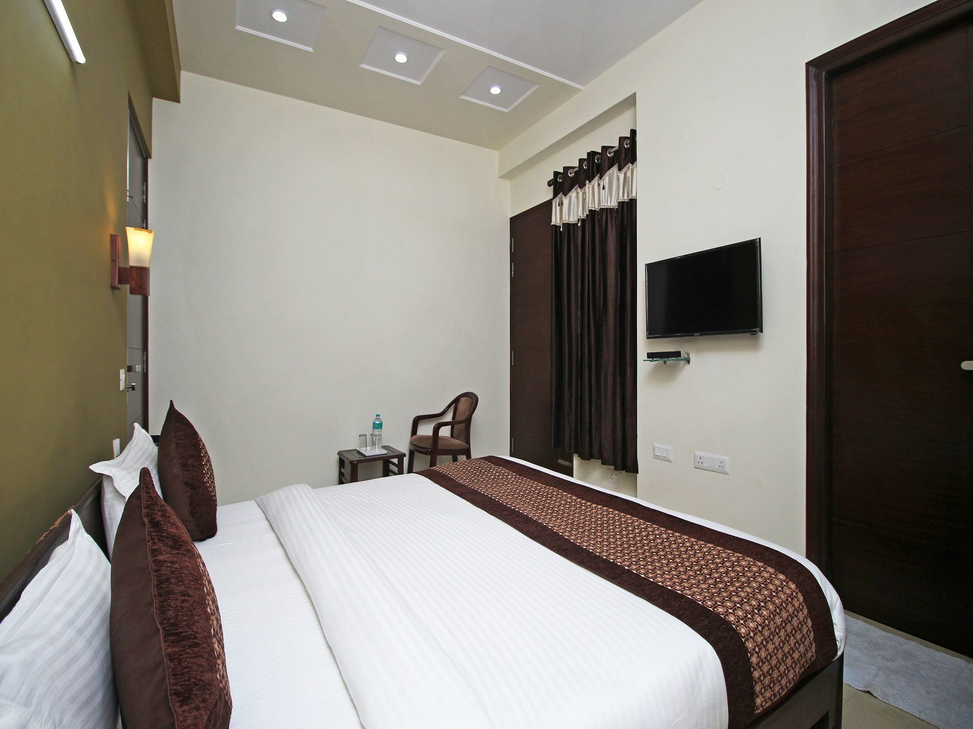 Fabhotel Mannat Residency Sec 52 Gurgaon Eksteriør billede